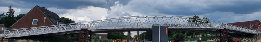 Лёгкая арочная ферма пешеходного моста